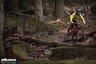 Federweg: Ende! In dieser Passage wurde der Federweg trotz viel Dämpfung und 20 % Sag komplett genutzt Federweg: Ende! In dieser Passage wurde der Federweg trotz viel Dämpfung und 20 % Sag komplett genutzt