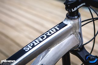 Unser Spindrift in schicker Raw-Optik ist sehr sauber verarbeitet und hat einen 64,5° flachen Lenkwinkel Unser Spindrift in schicker Raw-Optik ist sehr sauber verarbeitet und hat einen 64,5° flachen Lenkwinkel