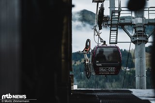 Vorm Training war die Stimmung im Fahrerfeld nicht gerade ausgelassen, aber einer hatte richtig Bock
