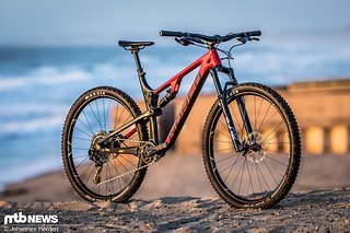 Das Norco Revolver FS wurde für den Einsatz auf der XC-Rennstrecke entwickelt Das Norco Revolver FS wurde für den Einsatz auf der XC-Rennstrecke entwickelt