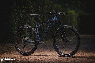 Das Giant Fathom 2 kommt im wunderschönen Farbton „Blue Ashes“ und hat einiges zu bieten! Das Giant Fathom 2 kommt im wunderschönen Farbton „Blue Ashes“ und hat einiges zu bieten!
