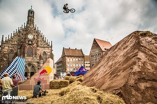 Mega-hoch!