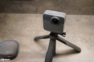 Die GoPro Fusion ist die erste 360°-Kamera der US-Amerikaner und kommt mit spannenden Bildwinkeln und zusätzlichem Stativ, das auch als Selfie-Stick und allgemein als Halterung dient