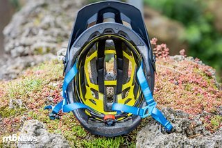 Bontrager verwendet beim Lithos das schwedische MIPS-System
