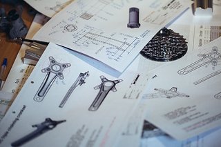 Die Besonderheit der Kurbel ist die Aufnahme der beiden Kurbelarme auf der Welle