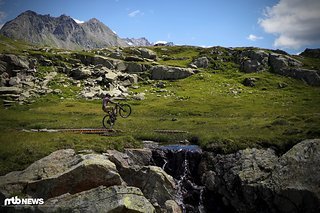Auf dem Mountainbike treten durchaus verschiedene Fahrsituationen auf Auf dem Mountainbike treten durchaus verschiedene Fahrsituationen auf