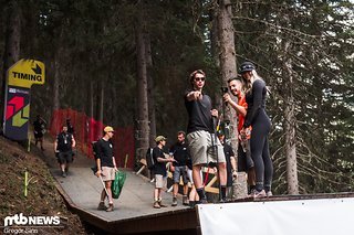 Der Award für das figurbetonteste Outfit des Tages geht zweifelsohne an die Canyon-Juniorin Aletha Ostgaard.