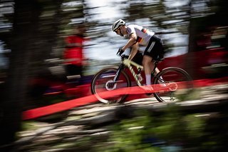 Das XC-Rennen war alles in allem solide. Das aktuelle Leistungsniveau im Weltcup ist aber enorm. Selbst eine gute Leistung reicht aktuell nur für die Top 20. Um noch weiter vorne zu landen, muss es äußerst perfekt laufen.