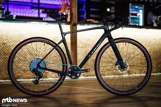 Mit dem Cube Nuroad C:62 haben die Bayern nun auch ein hochwertiges Carbon-Gravelbike im Angebot Mit dem Cube Nuroad C:62 haben die Bayern nun auch ein hochwertiges Carbon-Gravelbike im Angebot