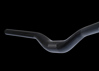 Der neue The Riser von Bike Ahead ist ein Carbon-Lenker mit 25 mm und 35 mm Rise mit Freigabe für Enduro, E-MTB und Bikepark.