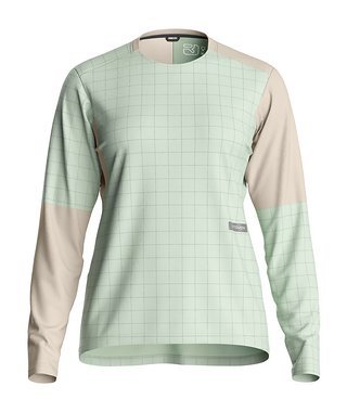 Das Ortovox Trail Jersey LS aus der neuen Sequenz-Kollektion ist ab Sommer 2026 für 100 € (UVP) erhältlich. Das Ortovox Trail Jersey LS aus der neuen Sequenz-Kollektion ist ab Sommer 2026 für 100 € (UVP) erhältlich.