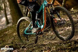 Straff, effizient, nicht das komfortabelste Rad im Uphill, aber ordentlich Feuer unterm Hinterreifen Straff, effizient, nicht das komfortabelste Rad im Uphill, aber ordentlich Feuer unterm Hinterreifen