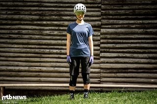 Das Trail-Outfit der Schweizer besteht aus dem iXS Flow X Women-Jersey und der Carve Hip-Hugger Women Shorts.