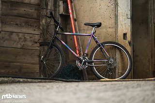 Solide V-Brakes könnten natürlich auch der Schlüssel zum Erfolg sein – gerade in Kombination mit dem massiv hohen Cockpit.