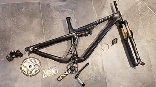 Das Yeti SB100 vor dem Aufbau Das Yeti SB100 vor dem Aufbau