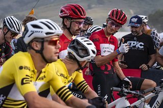 Daumen hoch, wenn ihr Bock auf fantastische Bilder vom Cape Epic habt!