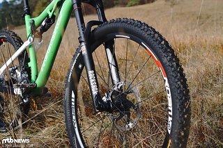 Ein Sram Roam 40 Laufradsatz Ein Sram Roam 40 Laufradsatz
