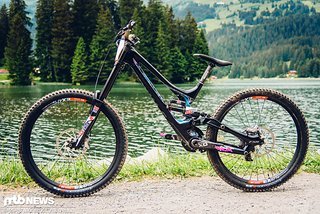 Mit 1,70 m Körpergröße zählt Troy Brosnan zu den kleineren Fahrer im Downhill-Weltcup