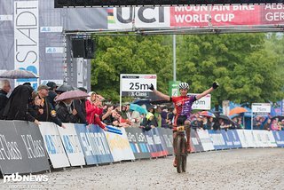 Joshua Dubau überrascht in Albstadt und sichert sich souverän den Sieg.