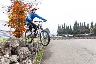 Im urbanen Umfeld Mauern und andere Kanten suchen!  