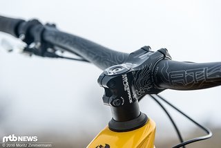 Race Face-Anbauteile am Cockpit und dem Antrieb runden die hochwertige und solide Ausstattung ab.