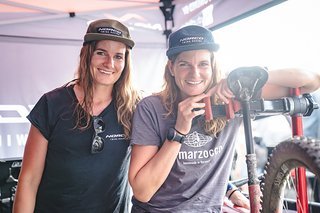 Etwas müde & zerknitterte Twins nach dem Rennen … Wir hätten uns beide etwas mehr von unserer Leistung erhofft! Rang 9 für Anita und 15 für Caro am Ende