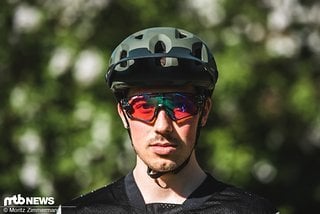 Der Oakley DRT5-Helm ist in drei Größen und sechs verschiedenen Farbvarianten erhältlich