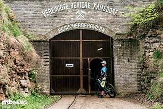 Wer sich gerne von der Deutschen Meisterin auf dem Mountainbike guiden lassen möchte, hat dazu bei Erlebnisradtouren-Saaleland (ERTS) ab und an die Chance. Wer sich gerne von der Deutschen Meisterin auf dem Mountainbike guiden lassen möchte, hat dazu bei Erlebnisradtouren-Saaleland (ERTS) ab und an die Chance.