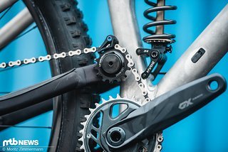 Kein Pedalrückschlag dank Kettenumlenkung Kein Pedalrückschlag dank Kettenumlenkung