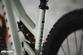 Tempo: Der Name ist Programm, wie Hugo Frixtalon bereits im Launch-Video des kurzhubigen Trail Bikes eindrucksvoll bewiesen hat. Tempo: Der Name ist Programm, wie Hugo Frixtalon bereits im Launch-Video des kurzhubigen Trail Bikes eindrucksvoll bewiesen hat.