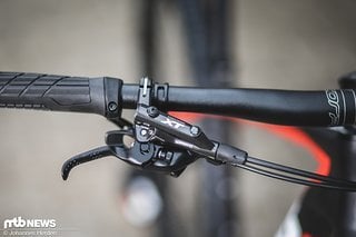 XT-Bremsen am Cockpit – in Kombination mit einem SRAM X0-Trigger