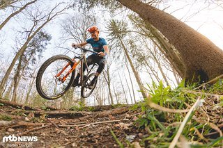 Dank der 34 Grip2 gibt es mit dem Fox-Modelljahr 2021 jetzt eine Gabel für Trail-Bikes, die auf die richtig harte Gangart stehen.