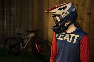 Der neue Leatt 4.0-Helm ist in einer Version mit abnehmbarem Kinnbügel und einer ganz ohne Kinnbügel erhältlich.