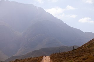 Mächtige Berge, kleine Fahrer