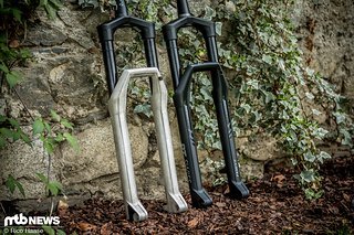 Bevor es zur Produktion kam, durchlief die F535 One-Federgabel einige Prototypen-Phasen. Bevor es zur Produktion kam, durchlief die F535 One-Federgabel einige Prototypen-Phasen.