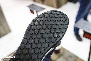 Der Schuh verfügt über eine Rubber Kinetics 6 Sohle, die ordentlich Grip garantieren soll