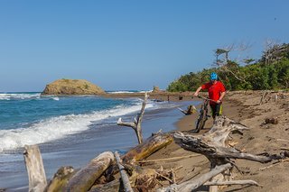 Erwin geniesst die Ruhe am Black Sand Beach