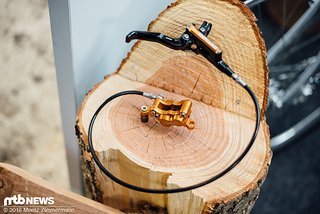 Vier Kolben, jede Menge Power und unübertroffene Haltbarkeit Vier Kolben, jede Menge Power und unübertroffene Haltbarkeit