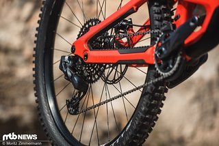 Geschaltet wird am YT Capra Core 3 mit einem SRAM GX AXS-Antrieb Geschaltet wird am YT Capra Core 3 mit einem SRAM GX AXS-Antrieb