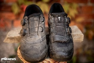 Neu vs. alt: Die neuen Schuhe sind gut, kommen aber in Sachen Haltbarkeit, Steifigkeit und Belüftung bei weitem nicht an den Vorgänger heran