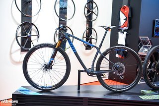 Das Stoll R1 setzt neue Maßstäbe in Sachen Gewicht
