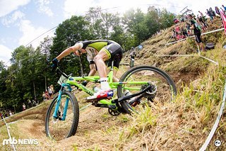 Ondrej Cink auf dem auffällig lackierten Olympiabike von Merida