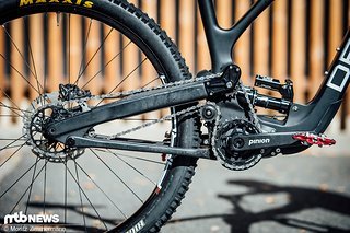 Der High-Pivot-Hinterbau des Deviate Guides ist ungewöhnlich und aktuell eher selten an Enduro-Bikes zu finden. Der High-Pivot-Hinterbau des Deviate Guides ist ungewöhnlich und aktuell eher selten an Enduro-Bikes zu finden.
