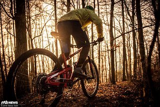 Im ersten Teil des Focus O1E-Dauertests haben wir bereits festgestellt, dass der 7.999 € teure Cross Country-Flitzer nicht nur optisch, sondern auch auf dem Trail ein echter Kracher ist