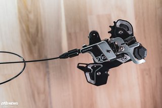 Das Rotor 1x13 MTB Schaltwerk ist fein gefräst und zeigt schon optisch, dass hier einiges anders ist als bei der Konkurrenz Das Rotor 1x13 MTB Schaltwerk ist fein gefräst und zeigt schon optisch, dass hier einiges anders ist als bei der Konkurrenz