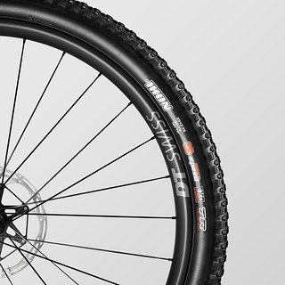 Ein Novum am Serienrad ist der neue DT Swiss XRC 1200 Spline Laufradsatz. An ihm soll sich laut den Schweizern zukünftig die Konkurrenz messen.