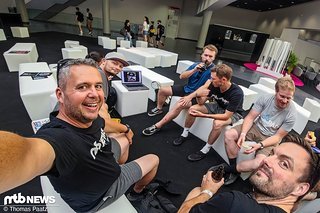 Nach jedem Eurobike-Tag gab es für die Crew ein Debriefing.