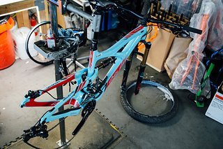 Durch das Umbaukit lässt sich der neue Boost 148-Hinterbau auch an den bisherigen Mojo HD3-Modellen fahren.