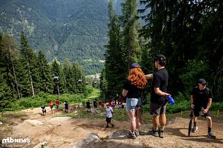 Das offene Steilstück unterm Lift ist vom Verlauf unverändert, doch einige Löcher sind aufgefüllt worden. Das offene Steilstück unterm Lift ist vom Verlauf unverändert, doch einige Löcher sind aufgefüllt worden.
