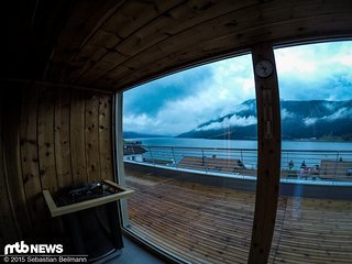 Seeblick aus der Panoramasauna des Hotel Edelweiss Seeblick aus der Panoramasauna des Hotel Edelweiss